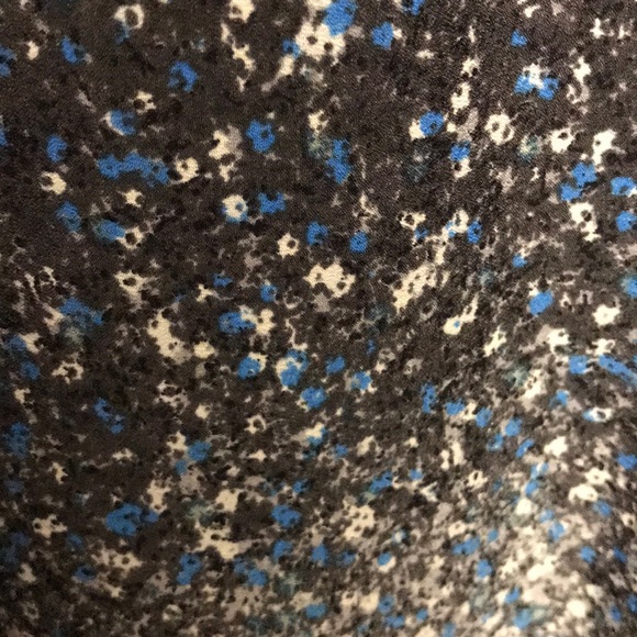 Long Sleeve Banana Republic button down blouse - Picture 3 of 5